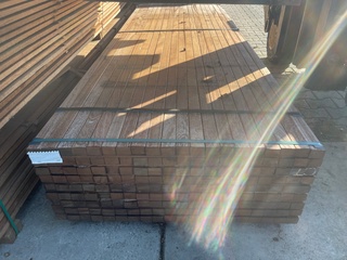 Ca. 180x Angelim Pedra Onderligers Geschaafd, 35x50mm, lengte 305cm